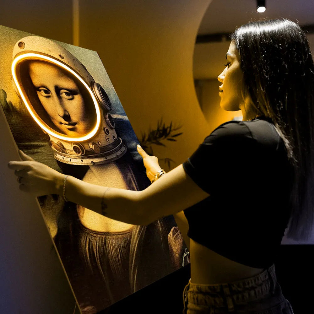 Gioconda Astronaut | Led Wall Art