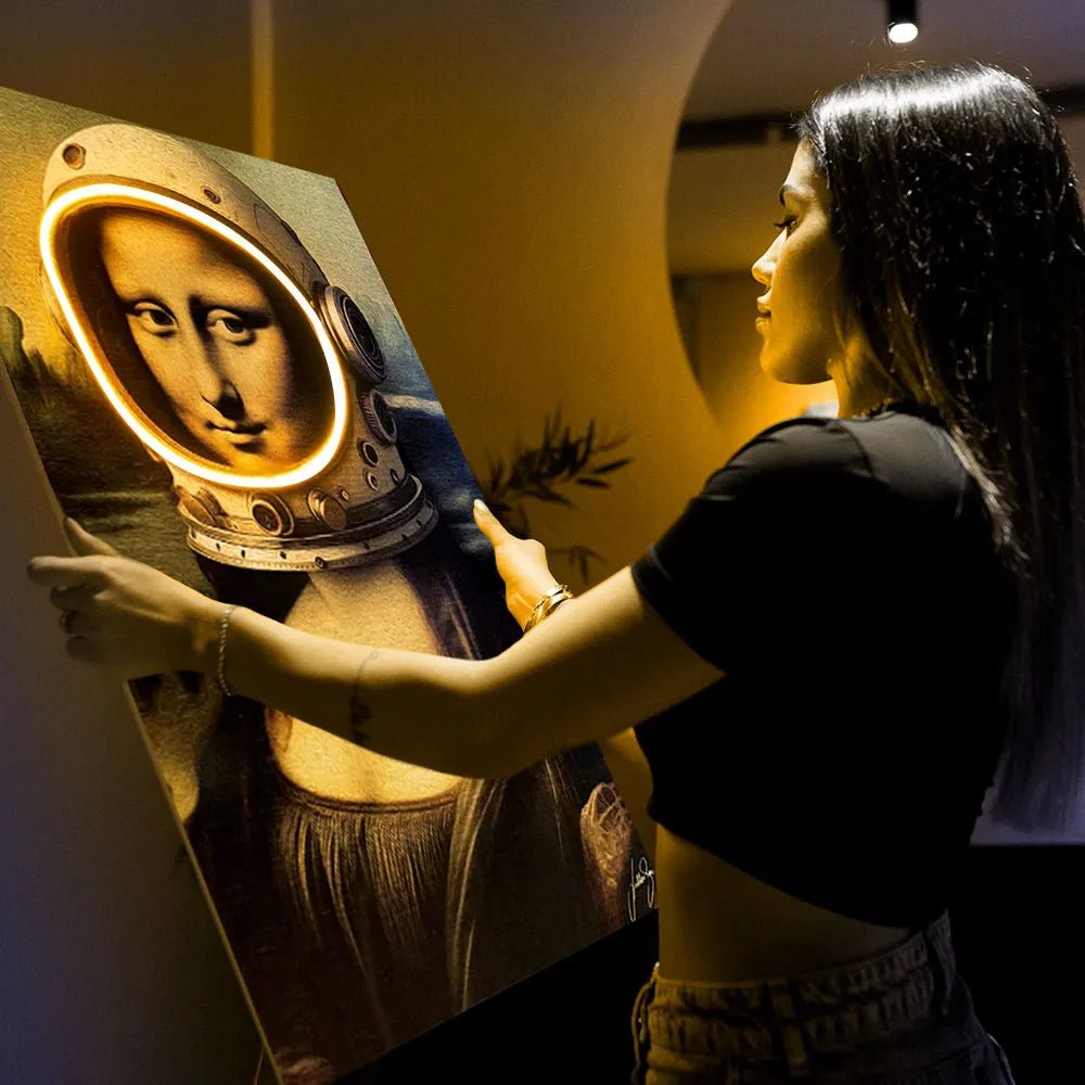 Gioconda Astronaut | Led Wall Art - LEDMansion | Led Wall Art